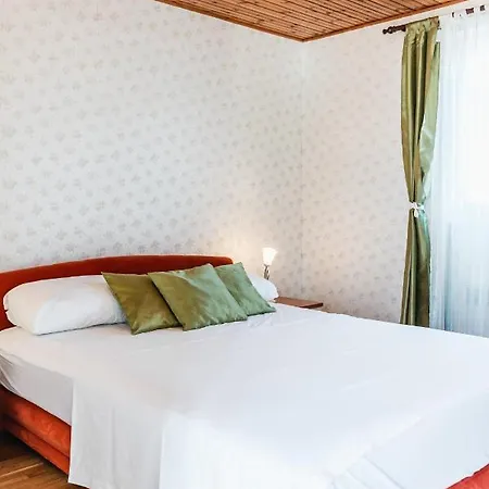 Prázdninový dům Holiday Marina *